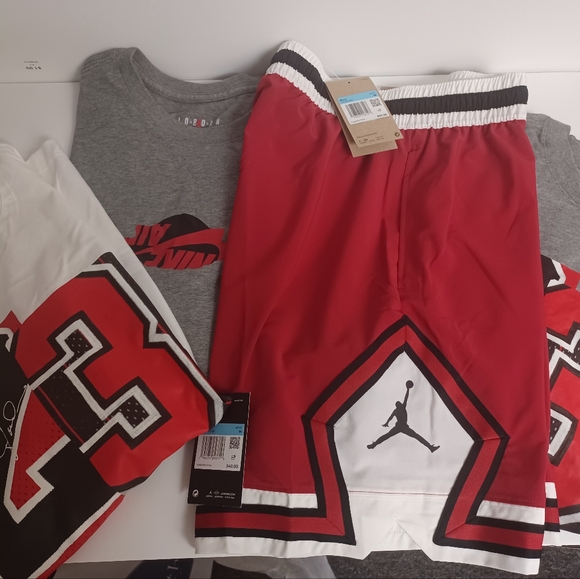 Air Jordan Shirts & Shorts Package. Brand New. Mens Size: Medium